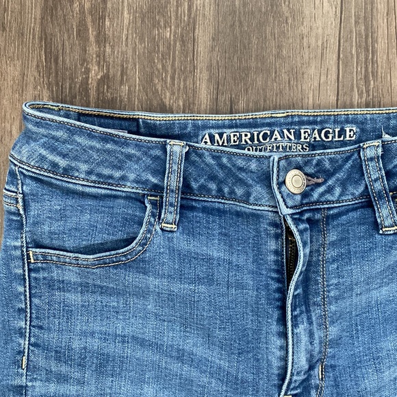 American Eagle Super High Rise Super Stretch Skinny Jean Medium Wash - Picture 2 of 7